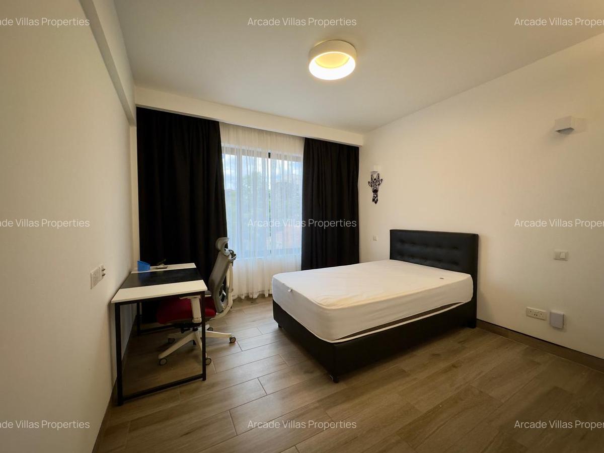 Serviced 3 Bed Apartment with Swimming Pool in Dennis Pritt - 10