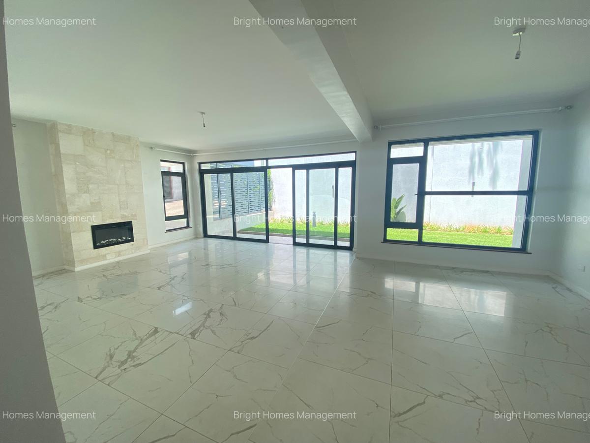 5 Bed Townhouse with En Suite in Lavington - 6