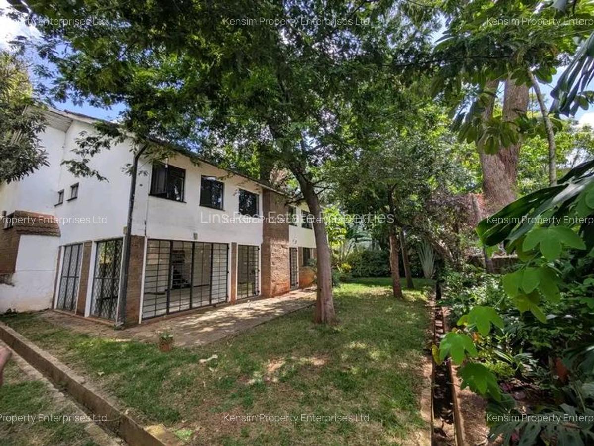 4 Bed Townhouse with En Suite in Lavington - 2