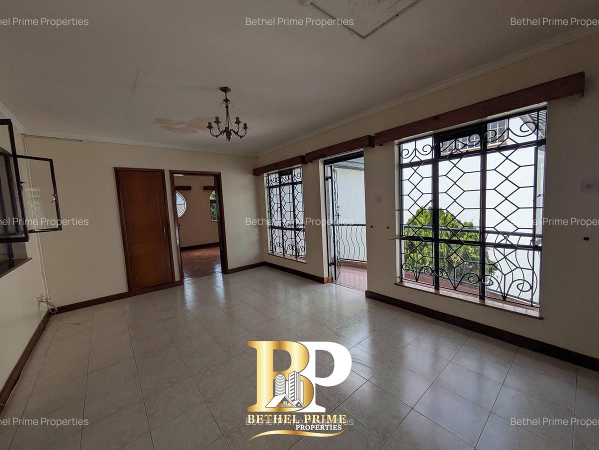 5 Bed Townhouse with En Suite in Spring Valley - 5