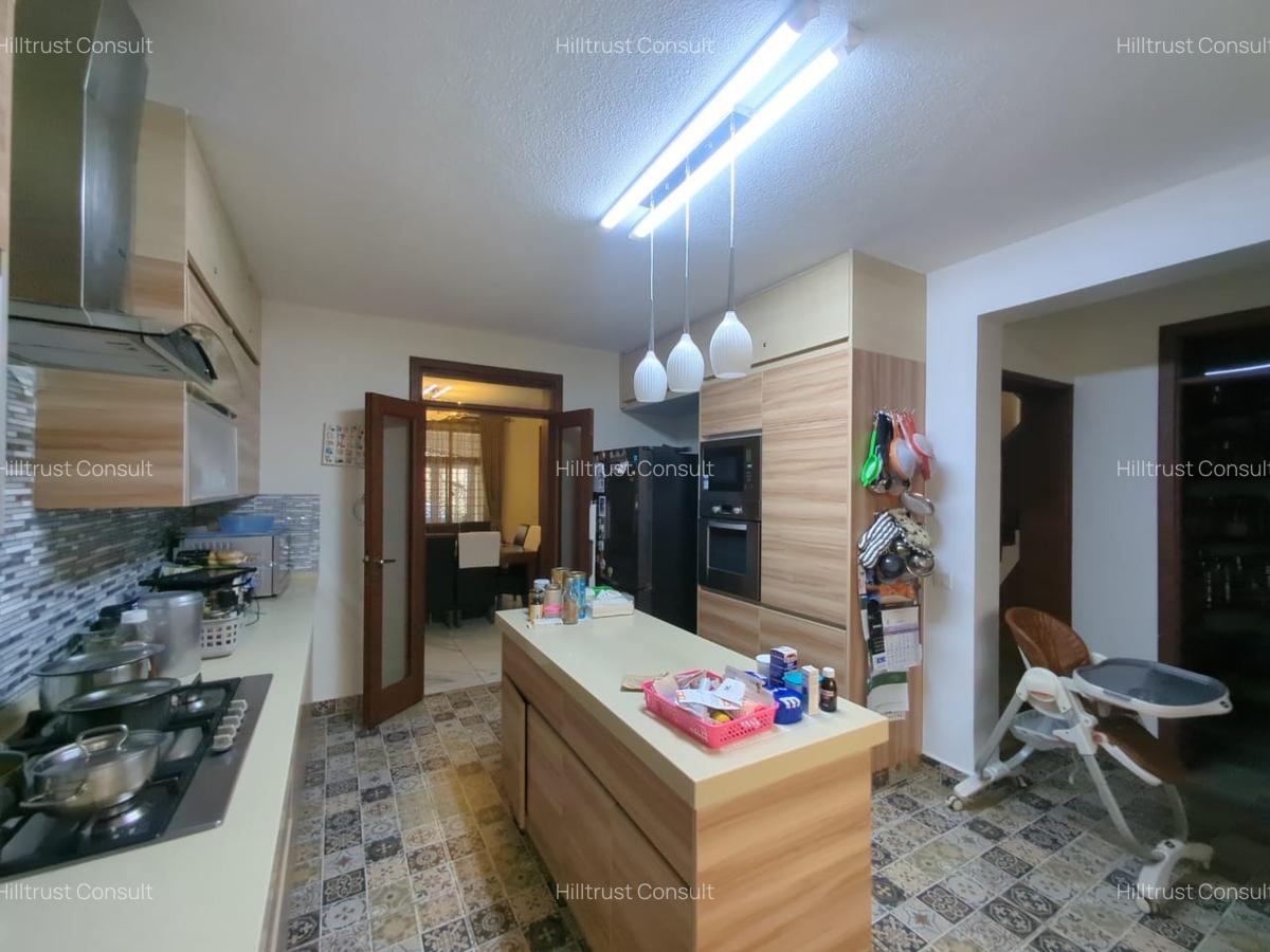 5 Bed Villa with En Suite in Lavington - 7
