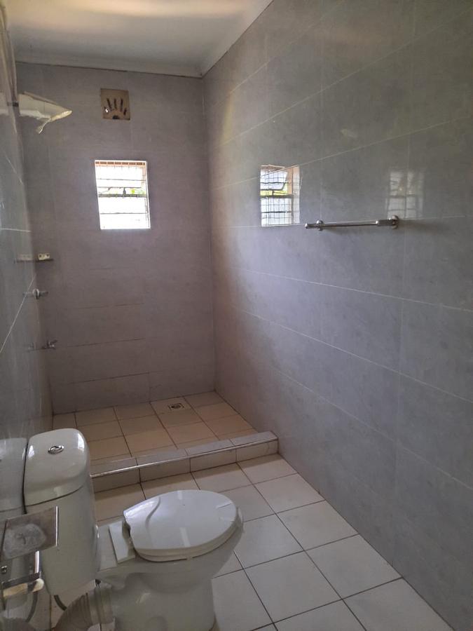 4 Bed House with En Suite at Bomas - 15