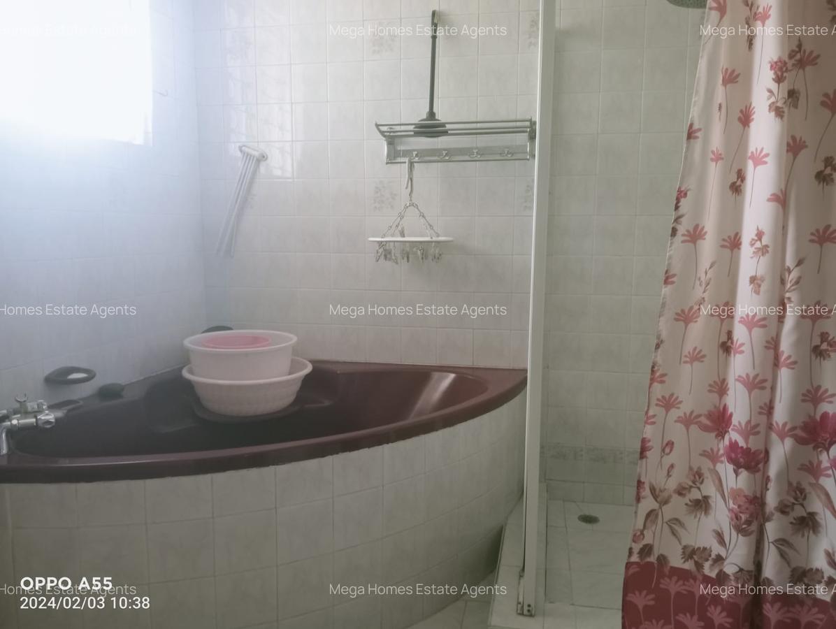 4 Bed House with En Suite in Runda - 6