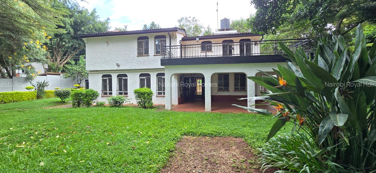 4 Bed House with En Suite at Hill View - 3