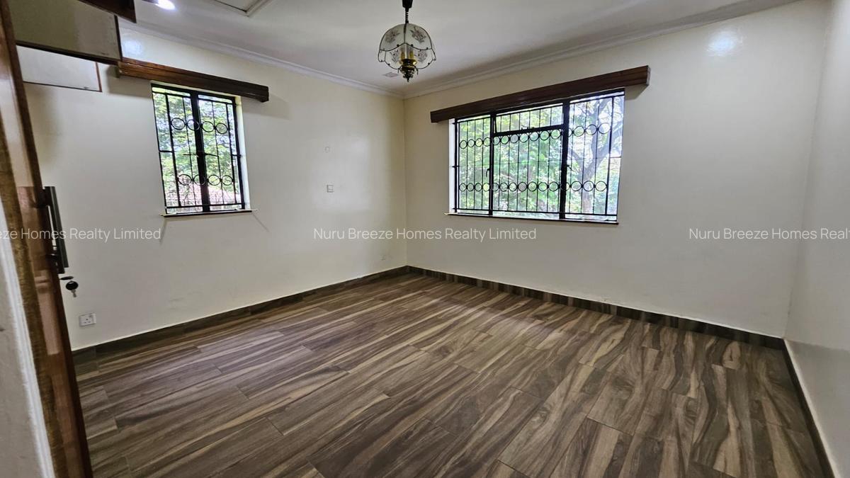 5 Bed House with En Suite in Runda - 15