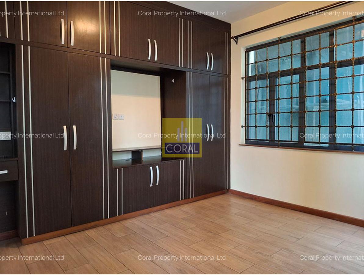 3 Bed Apartment with Lift in Parklands - 12