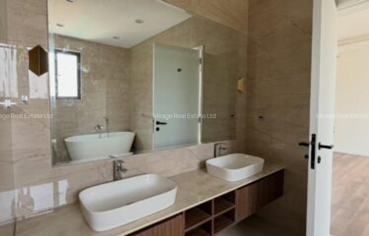 5 Bed Villa with En Suite in Lavington - 9