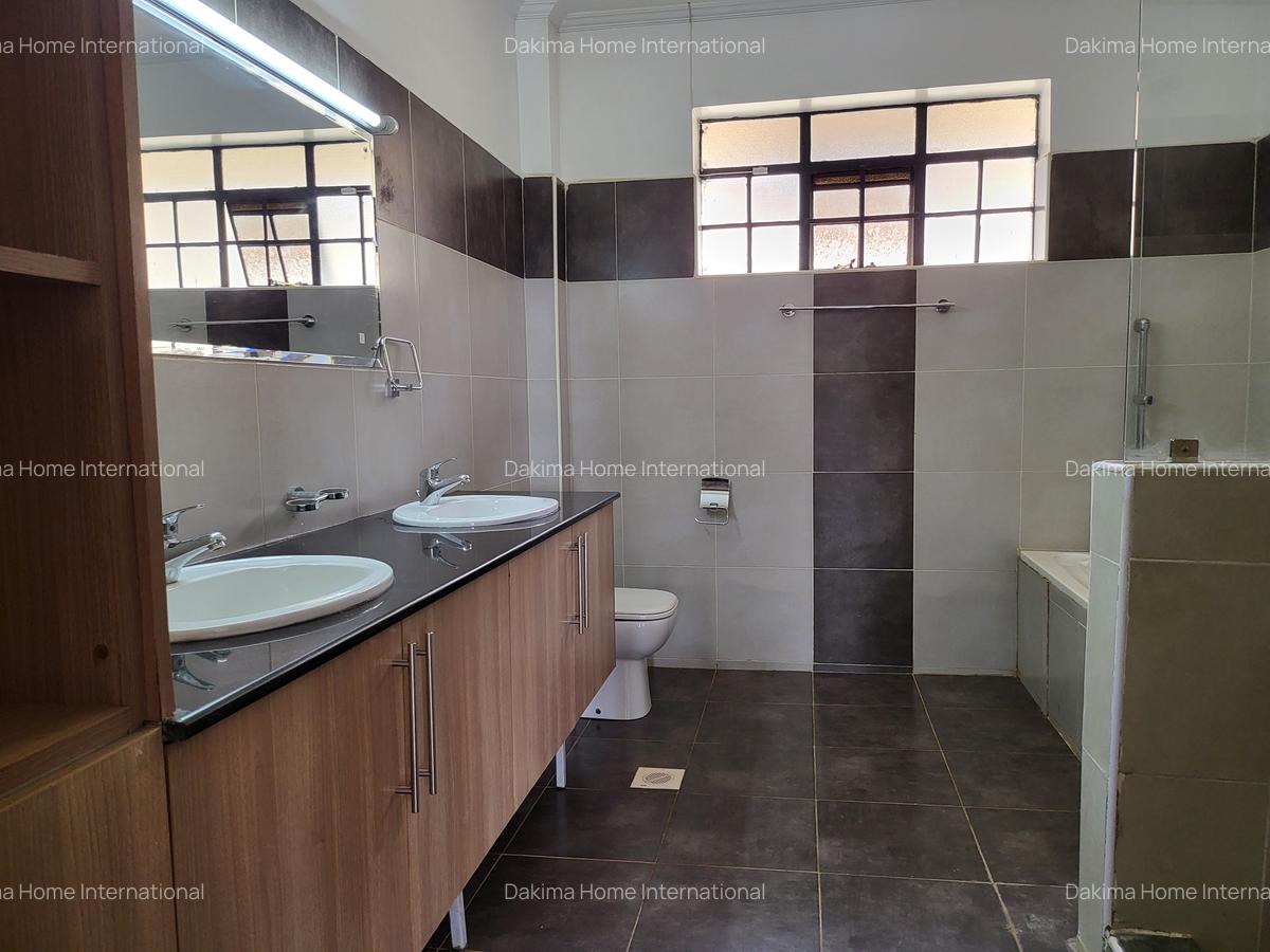 5 Bed Townhouse with En Suite at Kitisuru - 13