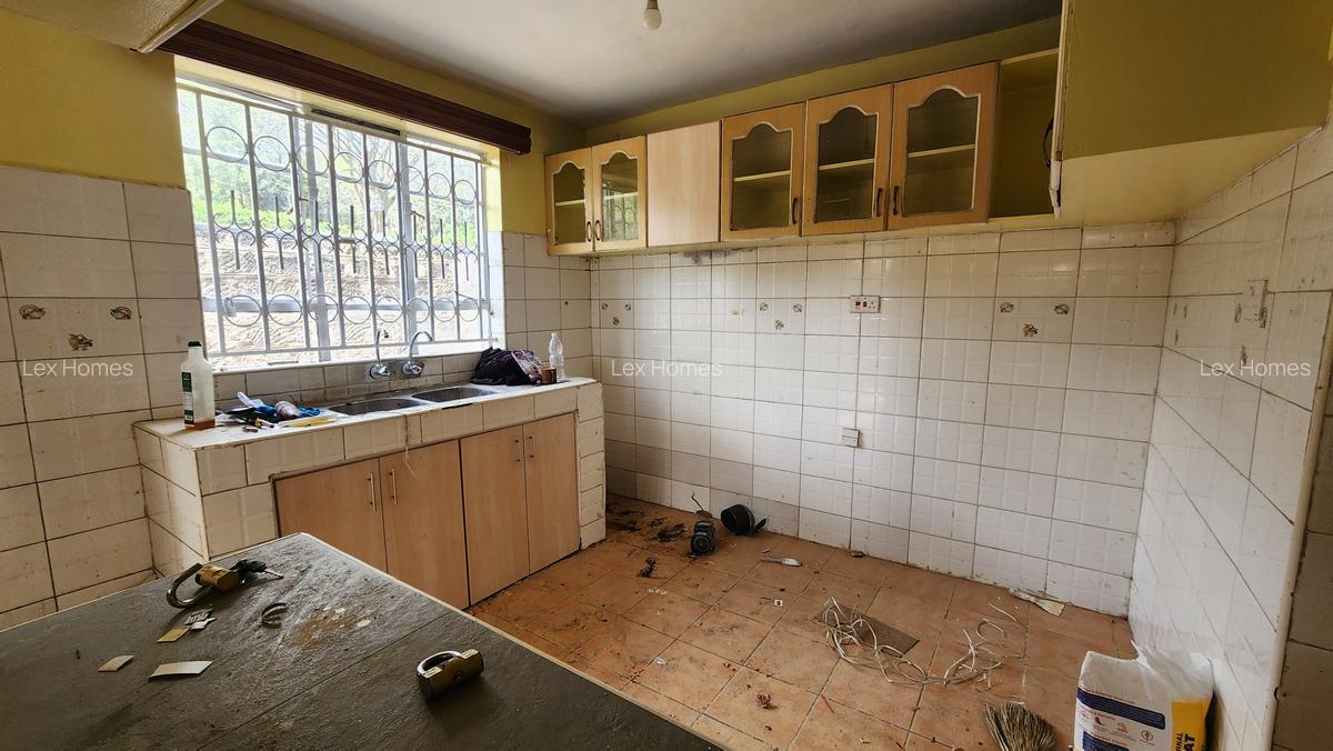 4 Bed House with En Suite at Rimpa Road - 6