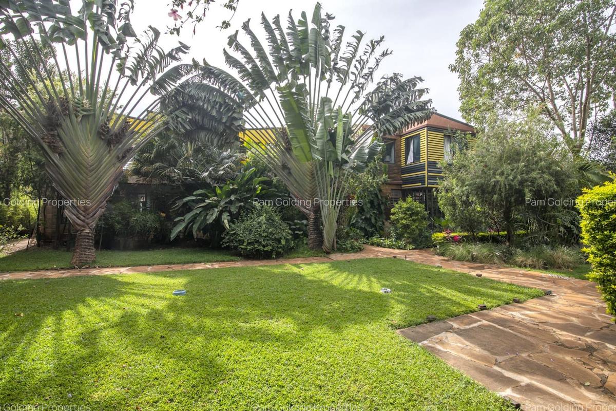 6 Bed House with Swimming Pool in Runda - 14