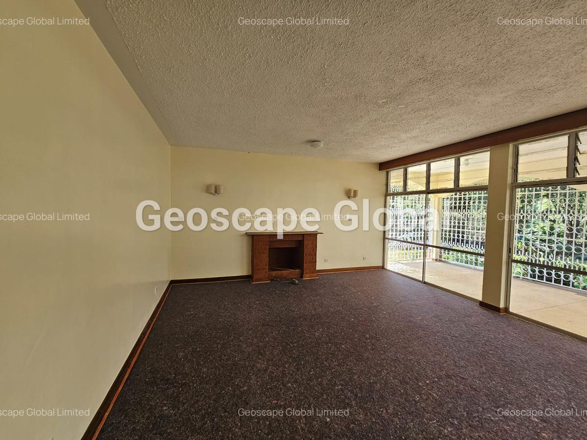 5 Bed House with En Suite in Nyari - 4