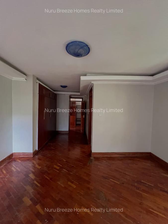 4 Bed House with En Suite in Runda - 16