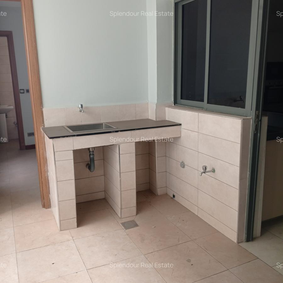 4 Bed Apartment with En Suite in Kilimani - 4