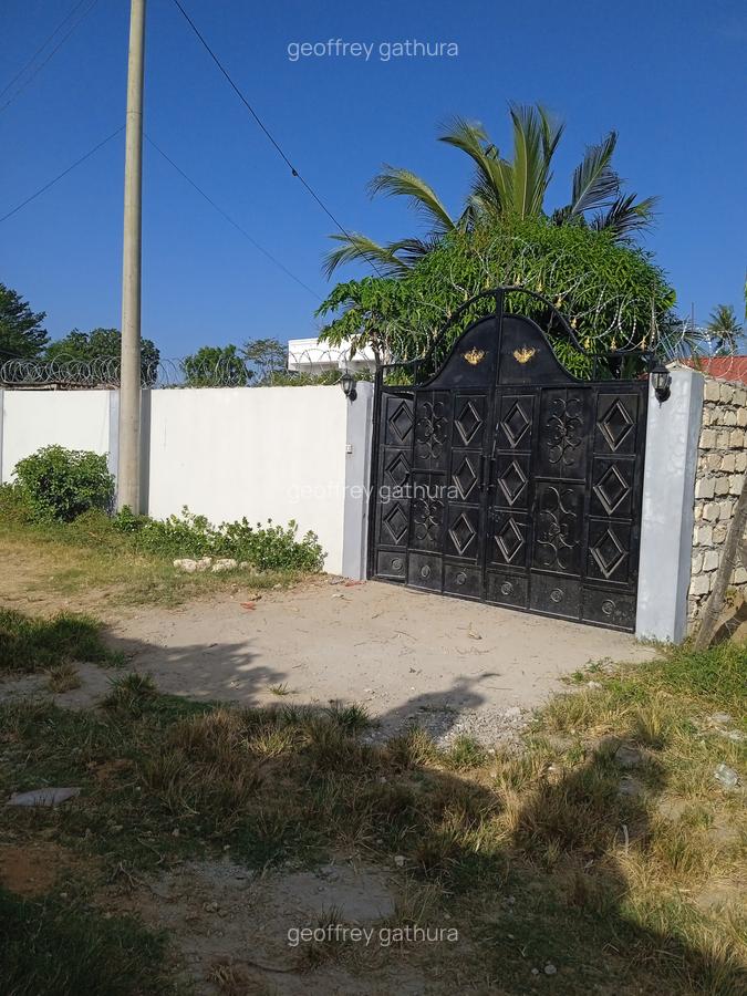 3 Bed House with En Suite at Behind Kari - 8