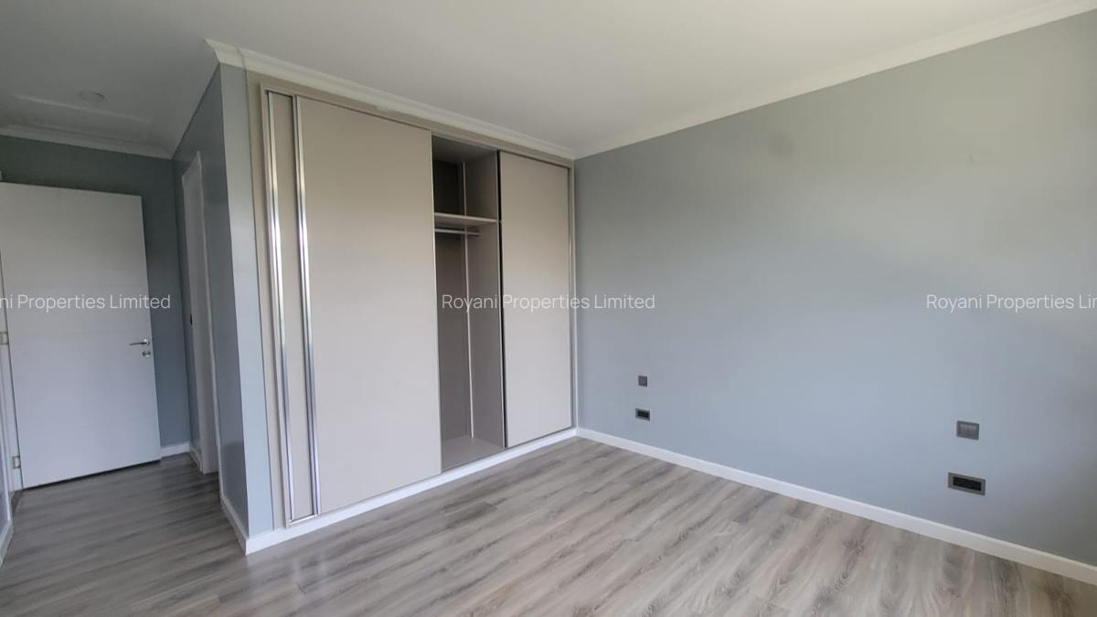 4 Bed Townhouse with En Suite in Runda - 6