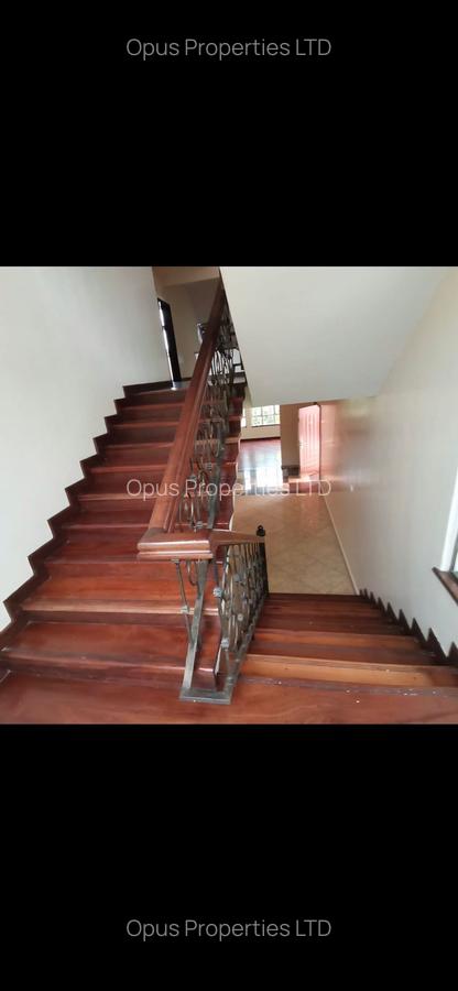 5 Bed Villa with En Suite in Lavington - 11