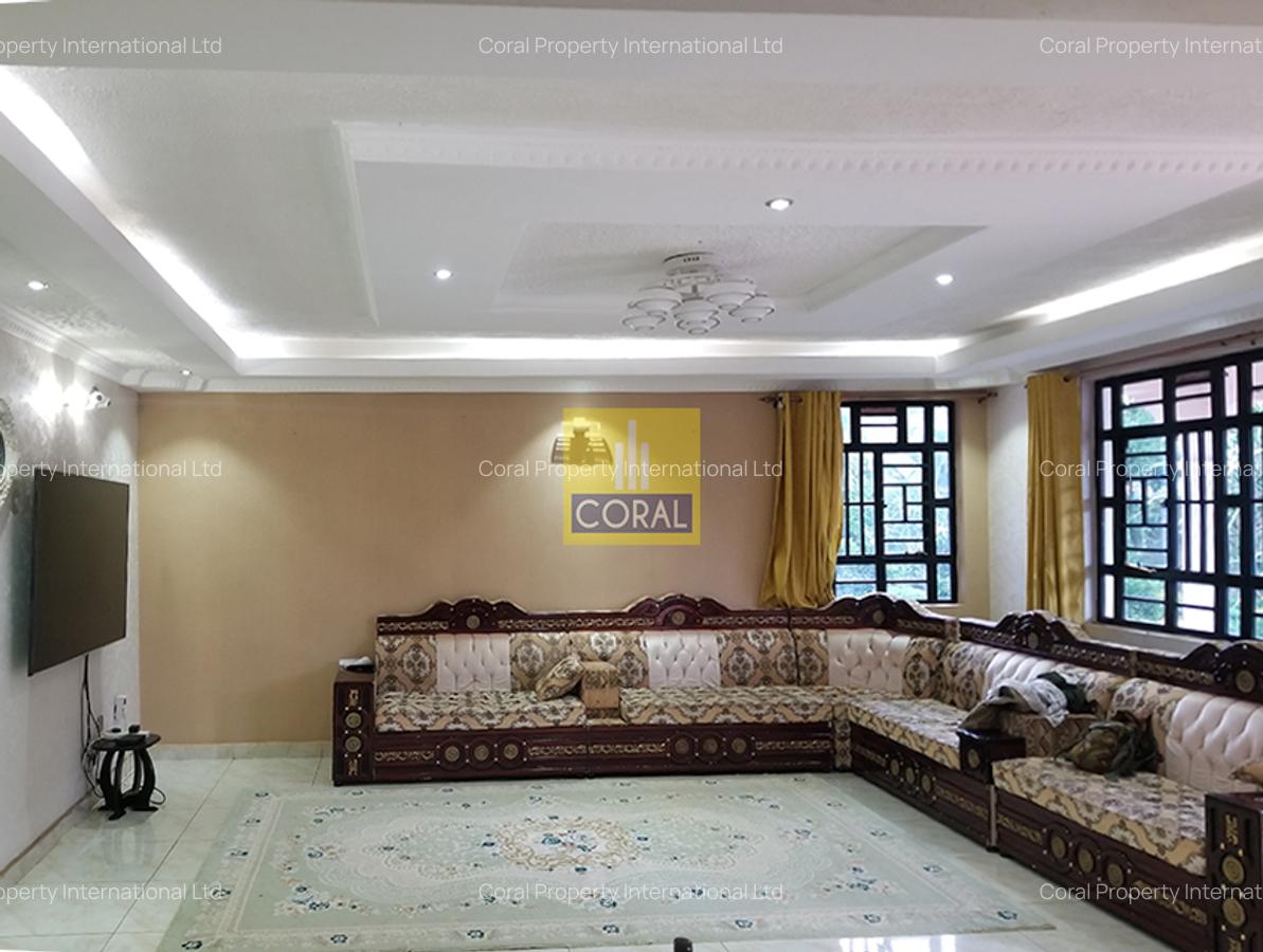 6 Bed House with Garden in Kenyatta Road - 2