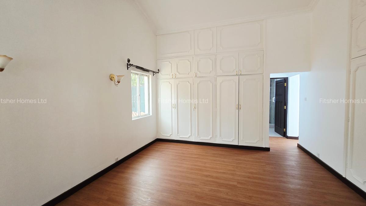 4 Bed House with En Suite in Muthaiga - 12