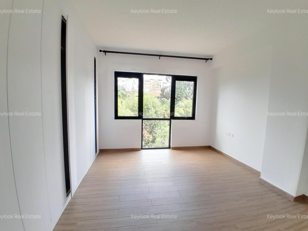 3 Bed Apartment with En Suite in Lavington - 13