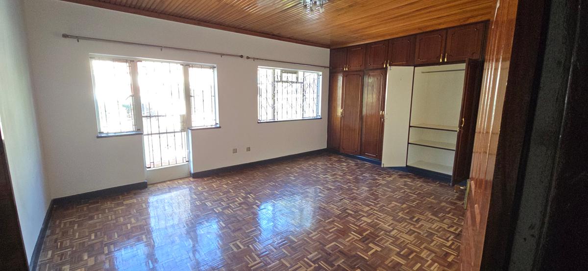4 Bed Townhouse with En Suite at Brookside Drive - 7