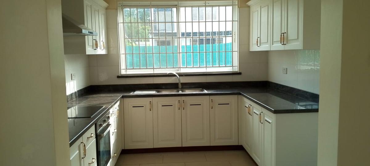 2 Bed Townhouse with En Suite in Runda - 2