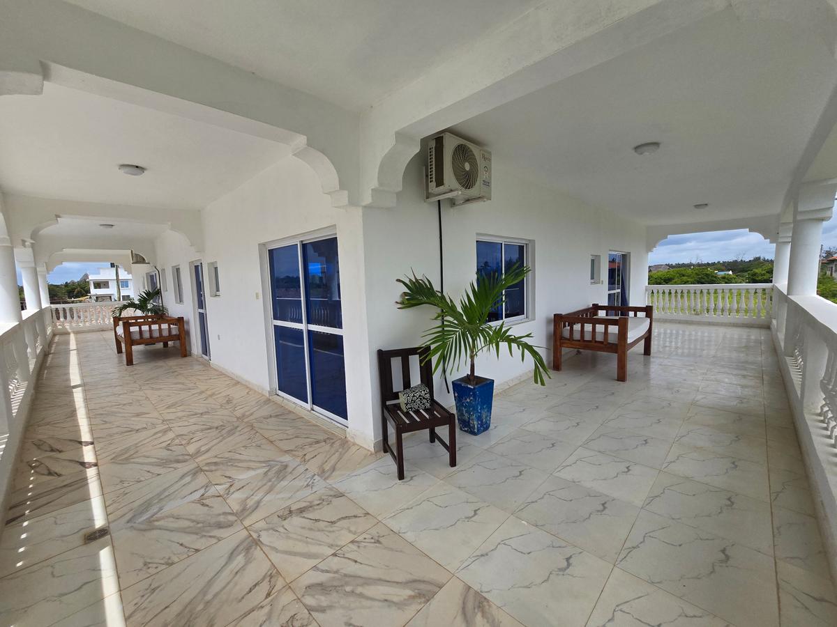 6 Bed House with En Suite in Watamu - 17