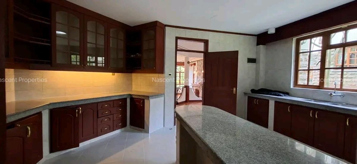 4 Bed Townhouse with En Suite in Lavington - 6
