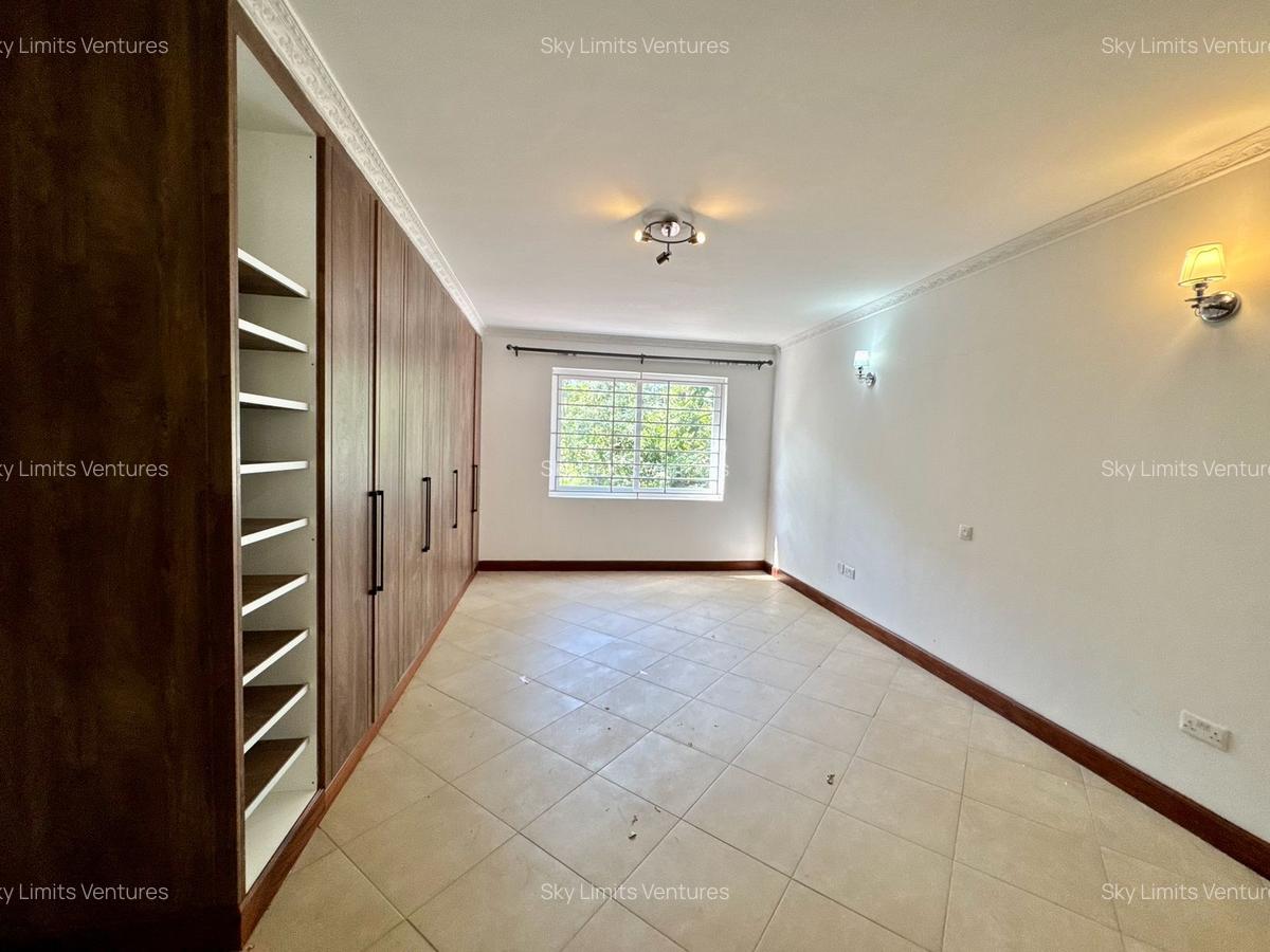 5 Bed Townhouse with Staff Quarters in Rosslyn - 14