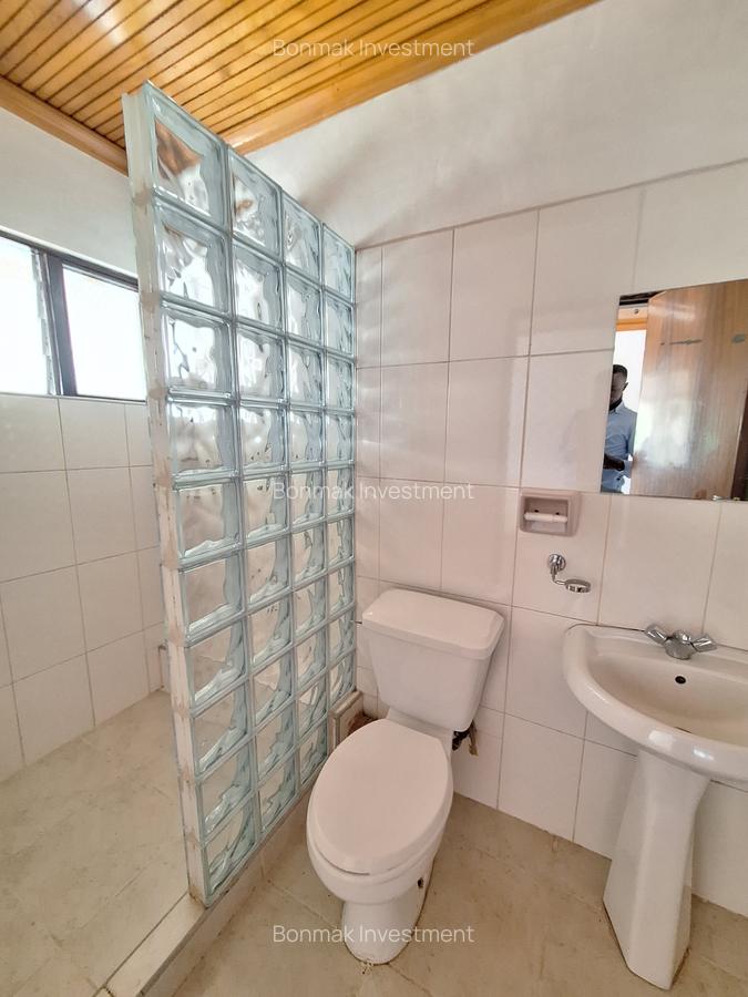 5 Bed House with En Suite at Whispers Avenue - 15