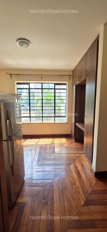 5 Bed Townhouse with En Suite at Lavington Convent Drive - 19