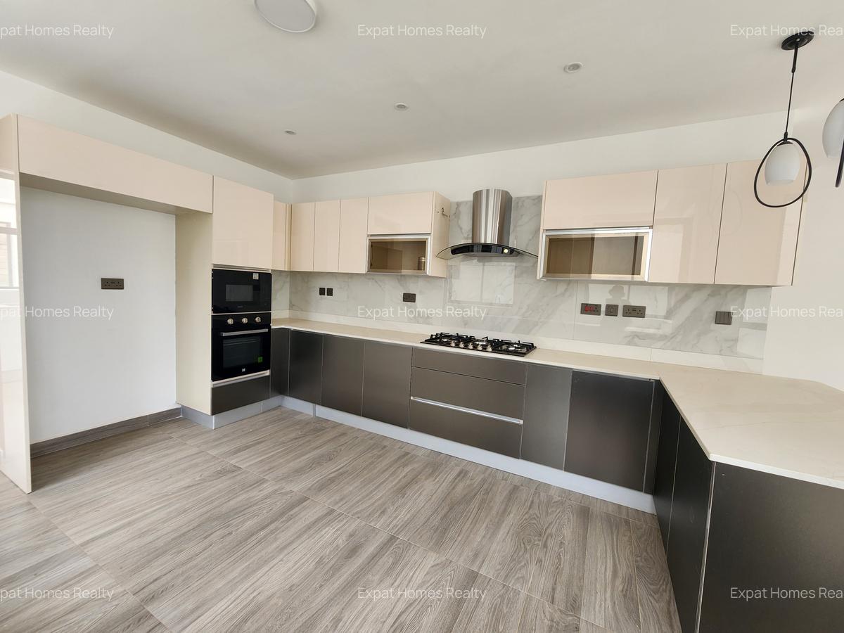 5 Bed Villa with En Suite in Lavington - 10