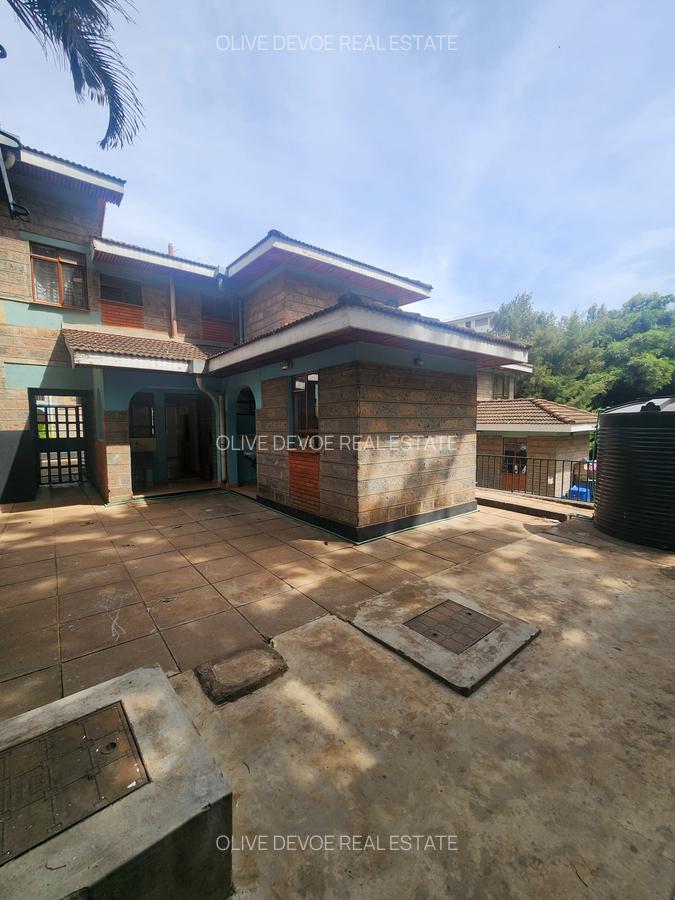 4 Bed Townhouse with En Suite in Westlands Area - 15