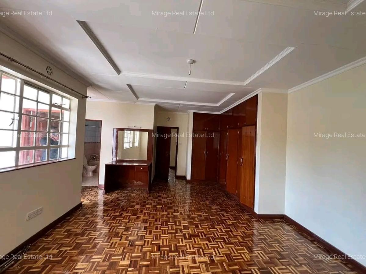 4 Bed Villa with En Suite in Lavington - 5
