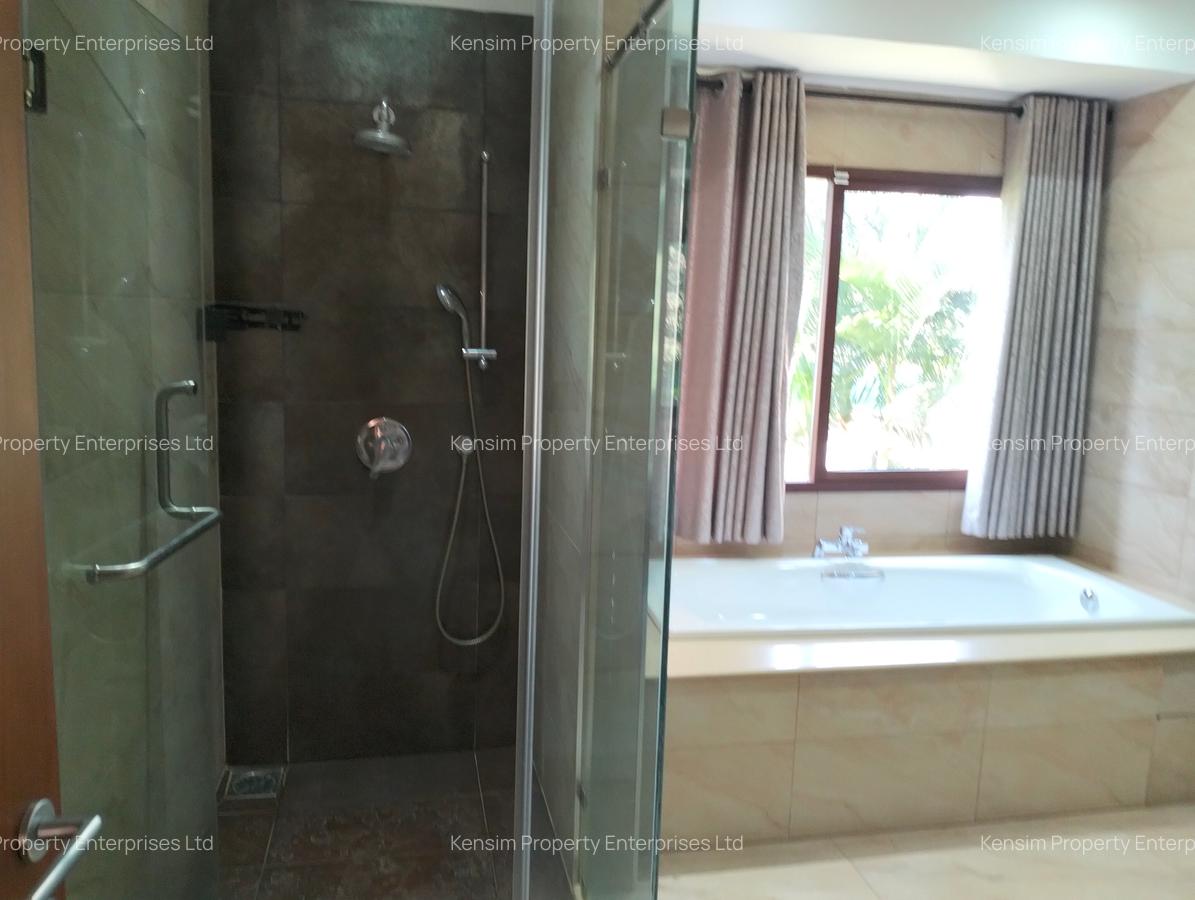 4 Bed Townhouse with En Suite in Lavington - 7