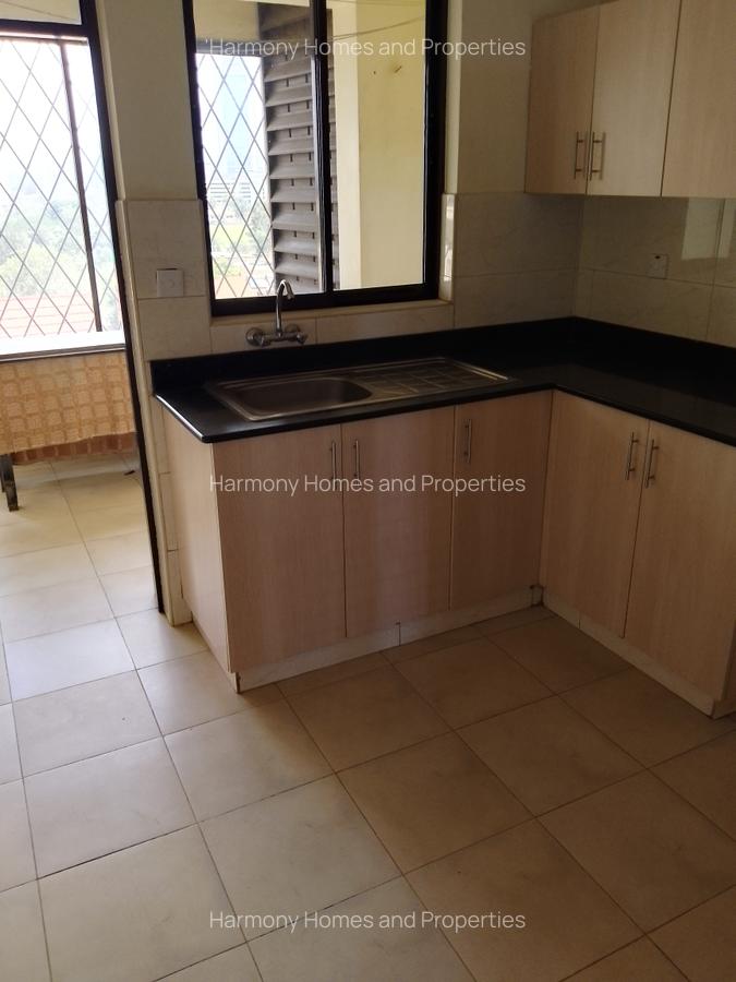 3 Bed Apartment with En Suite at Parklands Road - 10