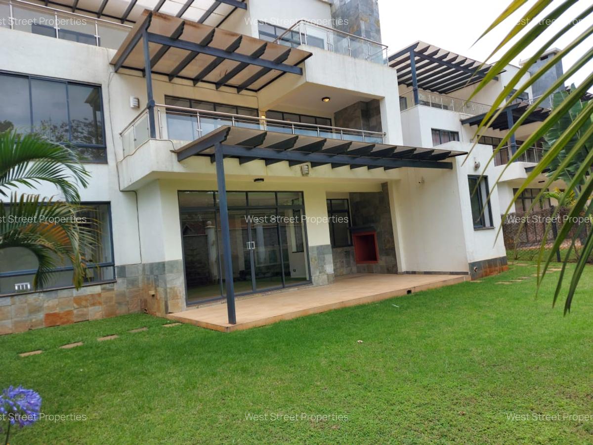 5 Bed Villa with En Suite at Lavington - 1