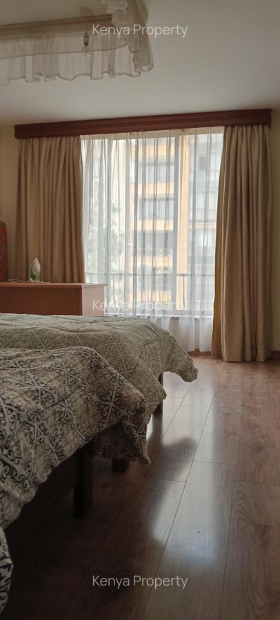 Serviced 2 Bed Apartment with En Suite at Woodavenue - 10