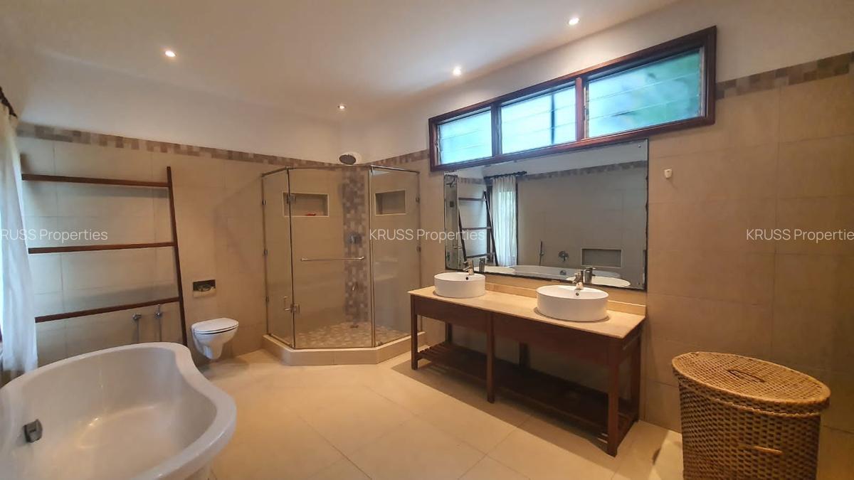 Serviced 3 Bed Apartment with En Suite at Ar156 - 6