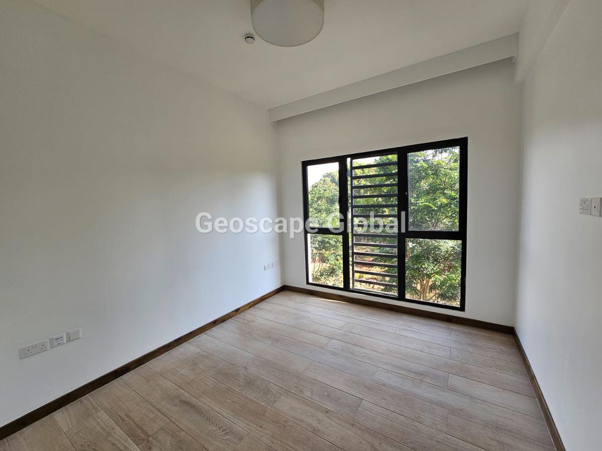 2 Bed Apartment with En Suite in Rosslyn - 9