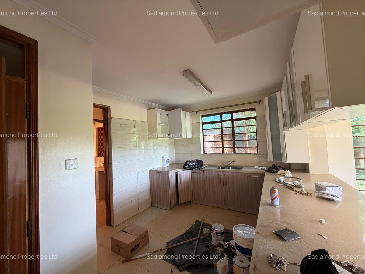 4 Bed Villa with En Suite in Runda - 3