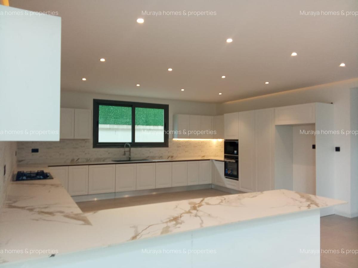 5 Bed Villa with En Suite at Lavington - 11