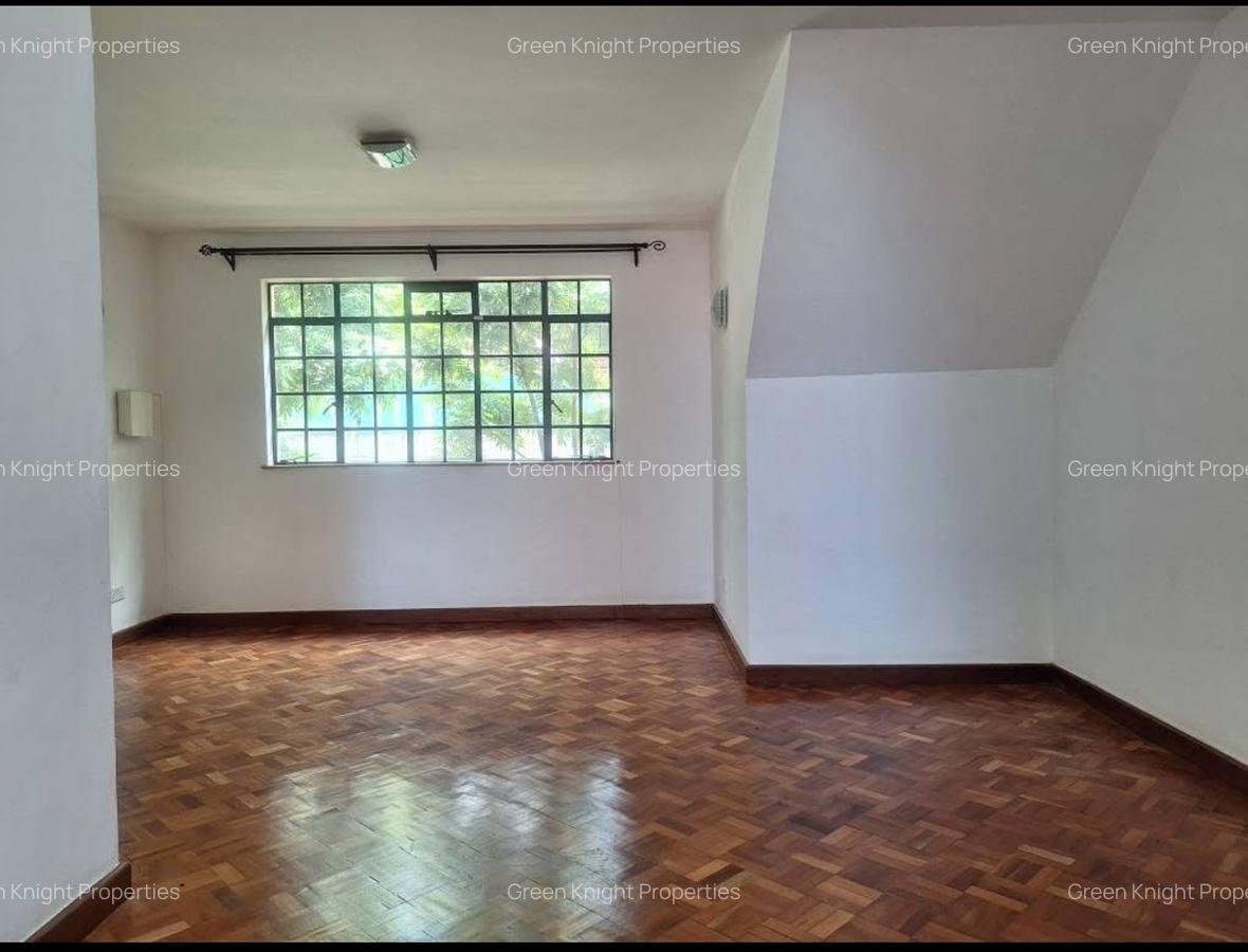 4 Bed Townhouse with En Suite in Lavington - 7