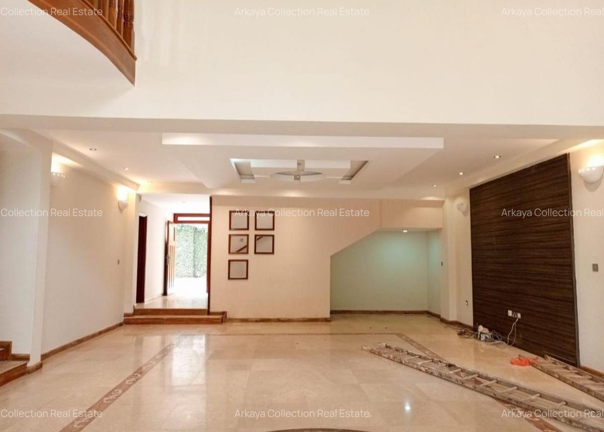 5 Bed Townhouse with En Suite in Lavington - 5