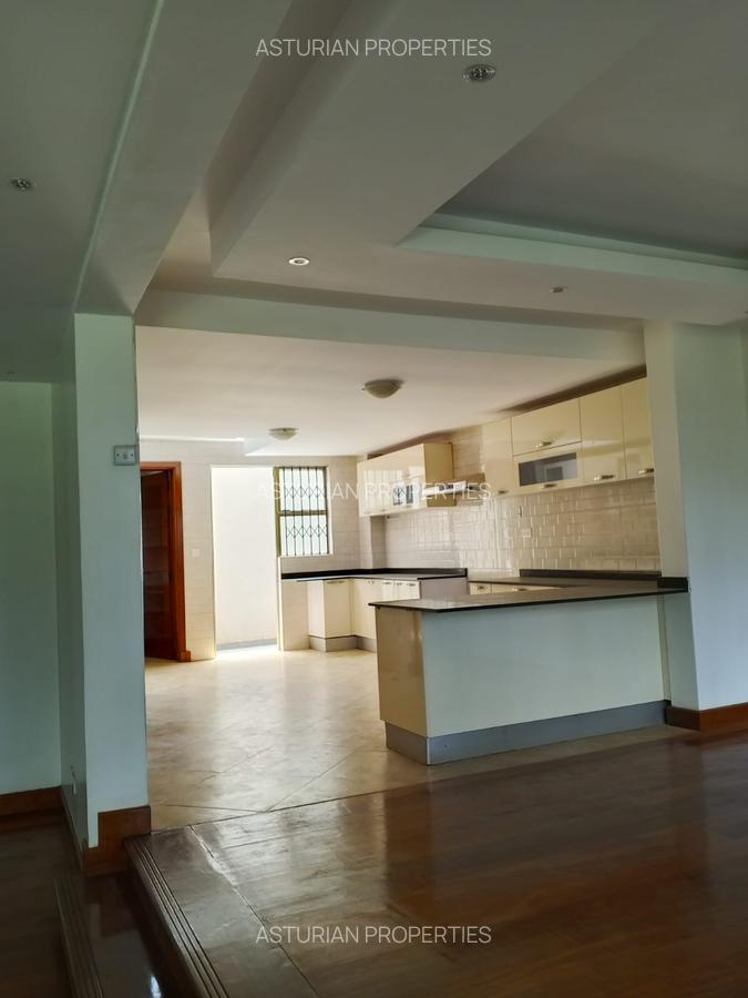 5 Bed Townhouse with En Suite in Lavington - 12