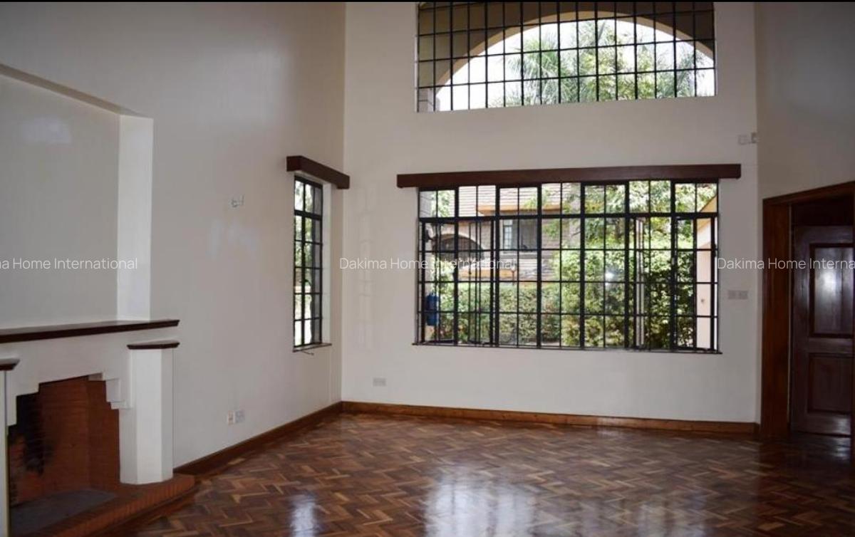 4 Bed Townhouse with En Suite in Spring Valley - 10