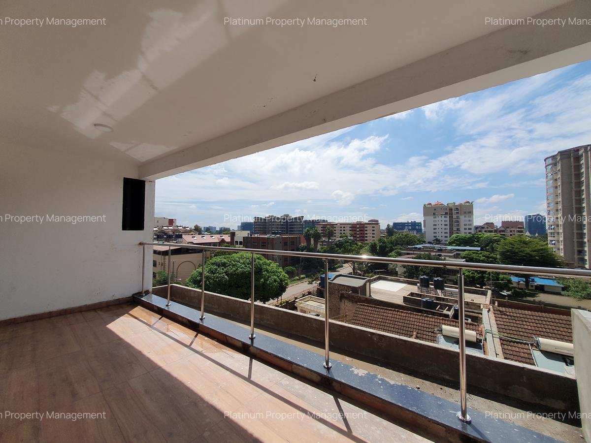 4 Bed Apartment with En Suite in Parklands - 3