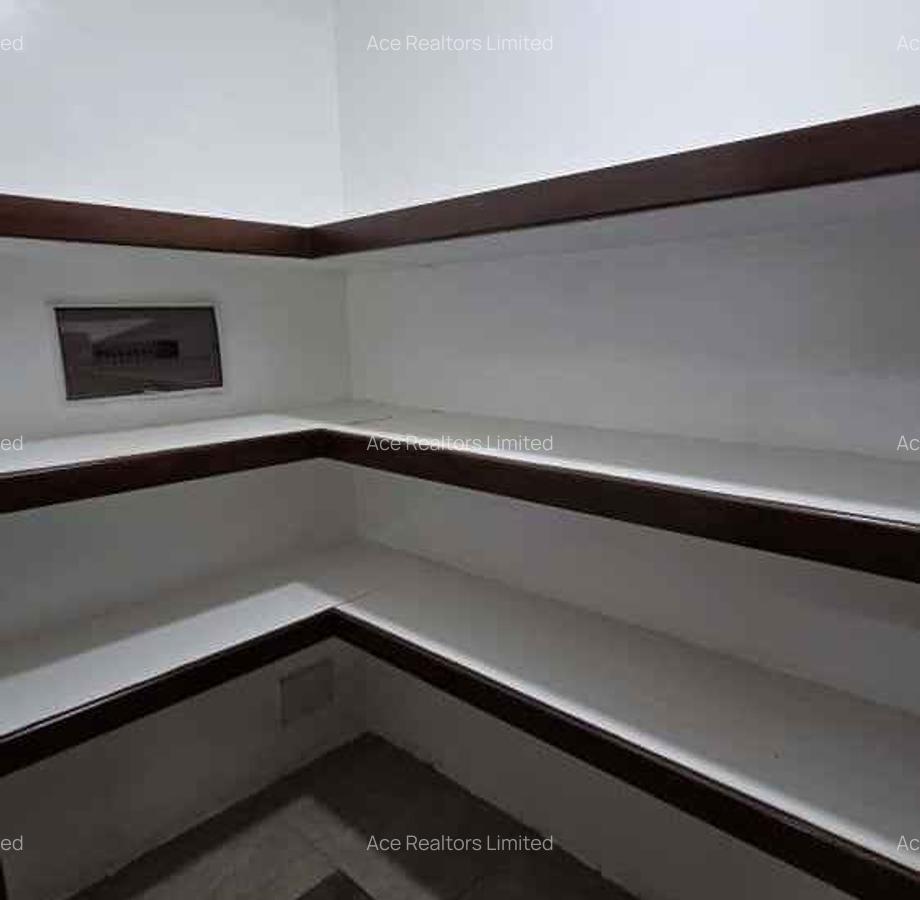 3 Bed Apartment with En Suite at Parklands - 4