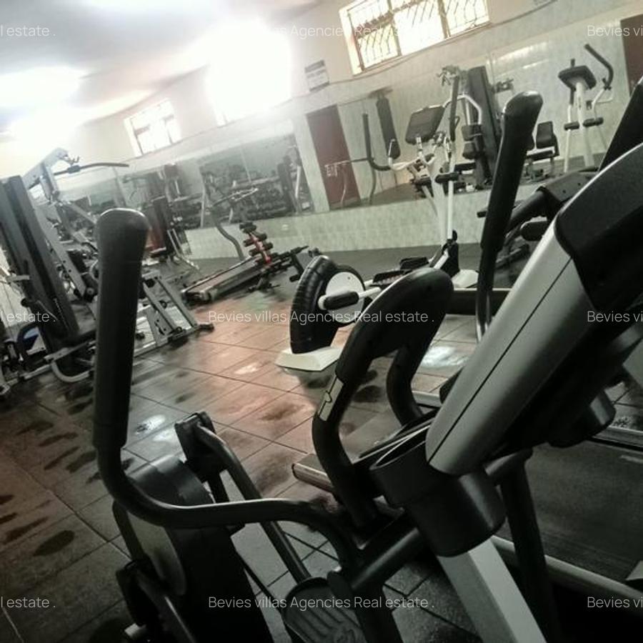 3 Bed Apartment with En Suite at Parklands - 5