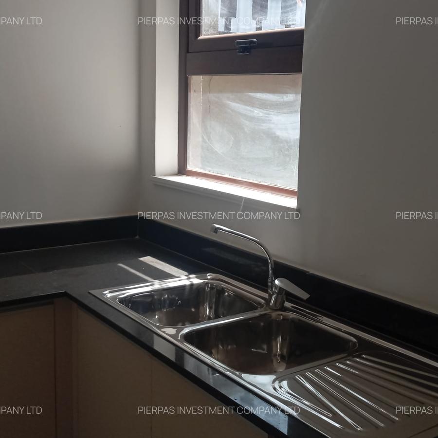 5 Bed Villa with En Suite in Lavington - 6