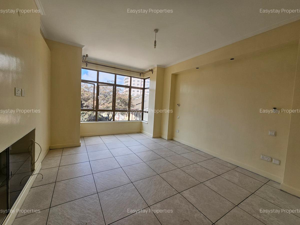 1 Bed Apartment with En Suite in Lavington - 4